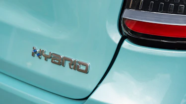 Fiat 600 Hybrid UK - Hybrid badge