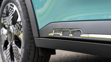 Fiat 600 Hybrid UK - side detail