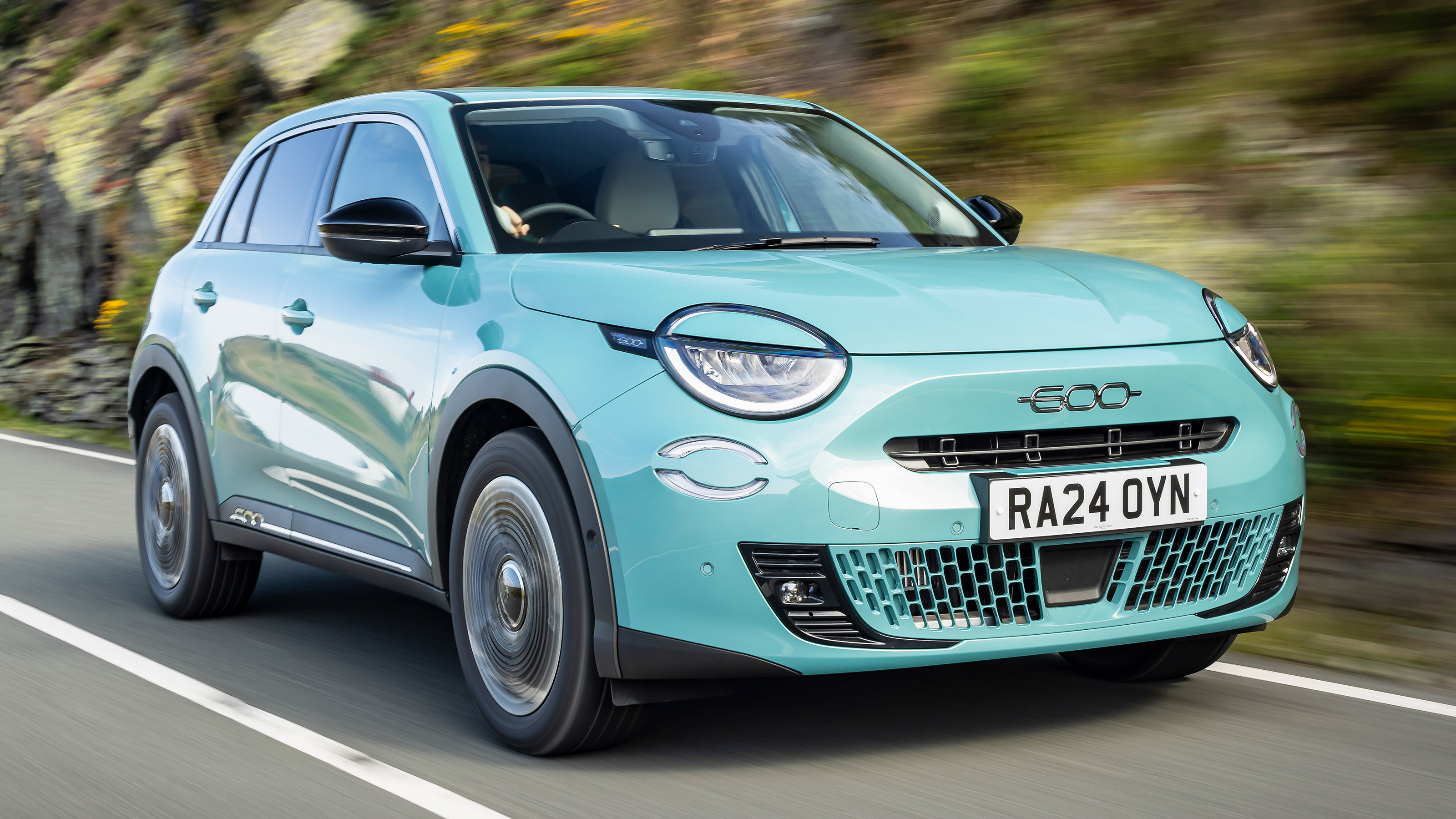 Fiat 600 Hybrid UK - front