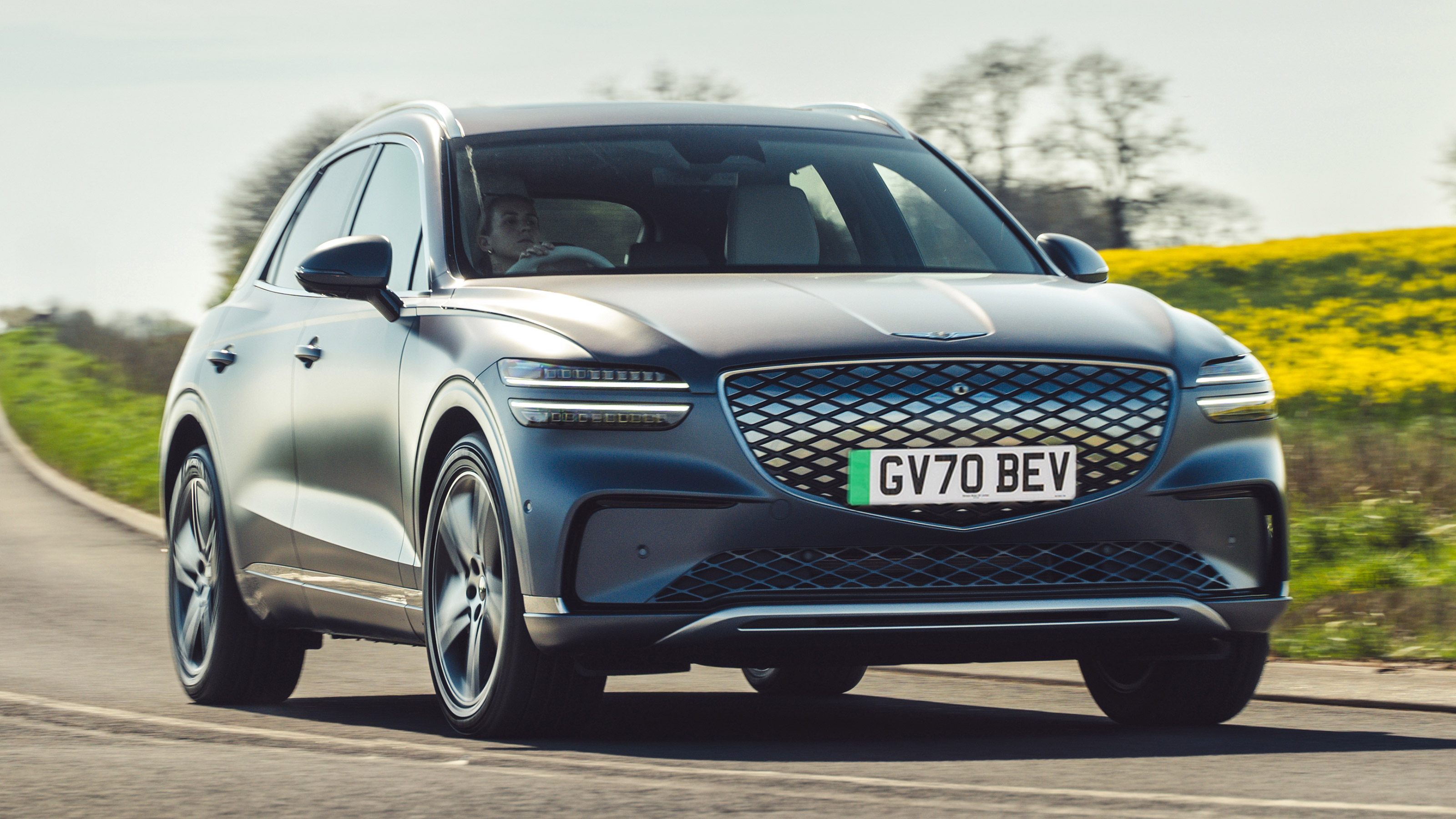 Genesis GV70 Electrified - front action
