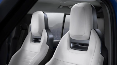 Land Rover Defender MY26 - headrests