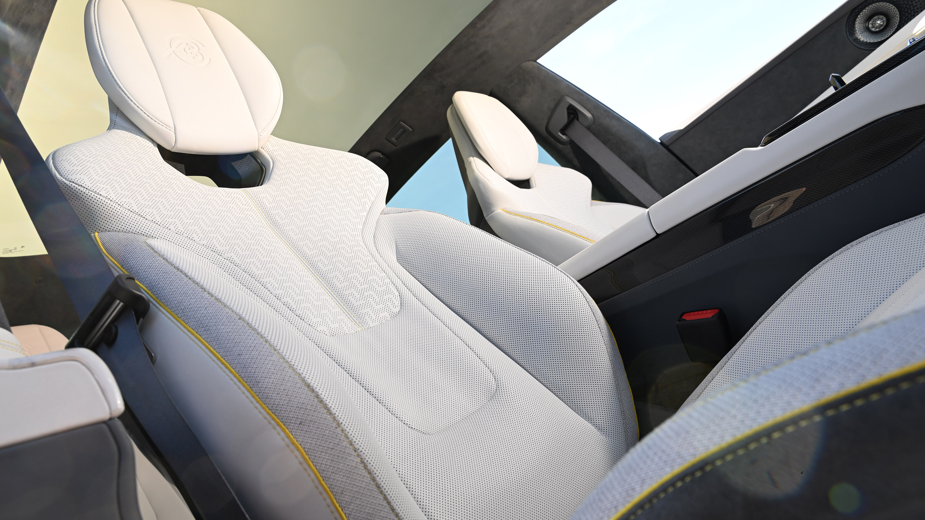 Lotus Emeya - seat