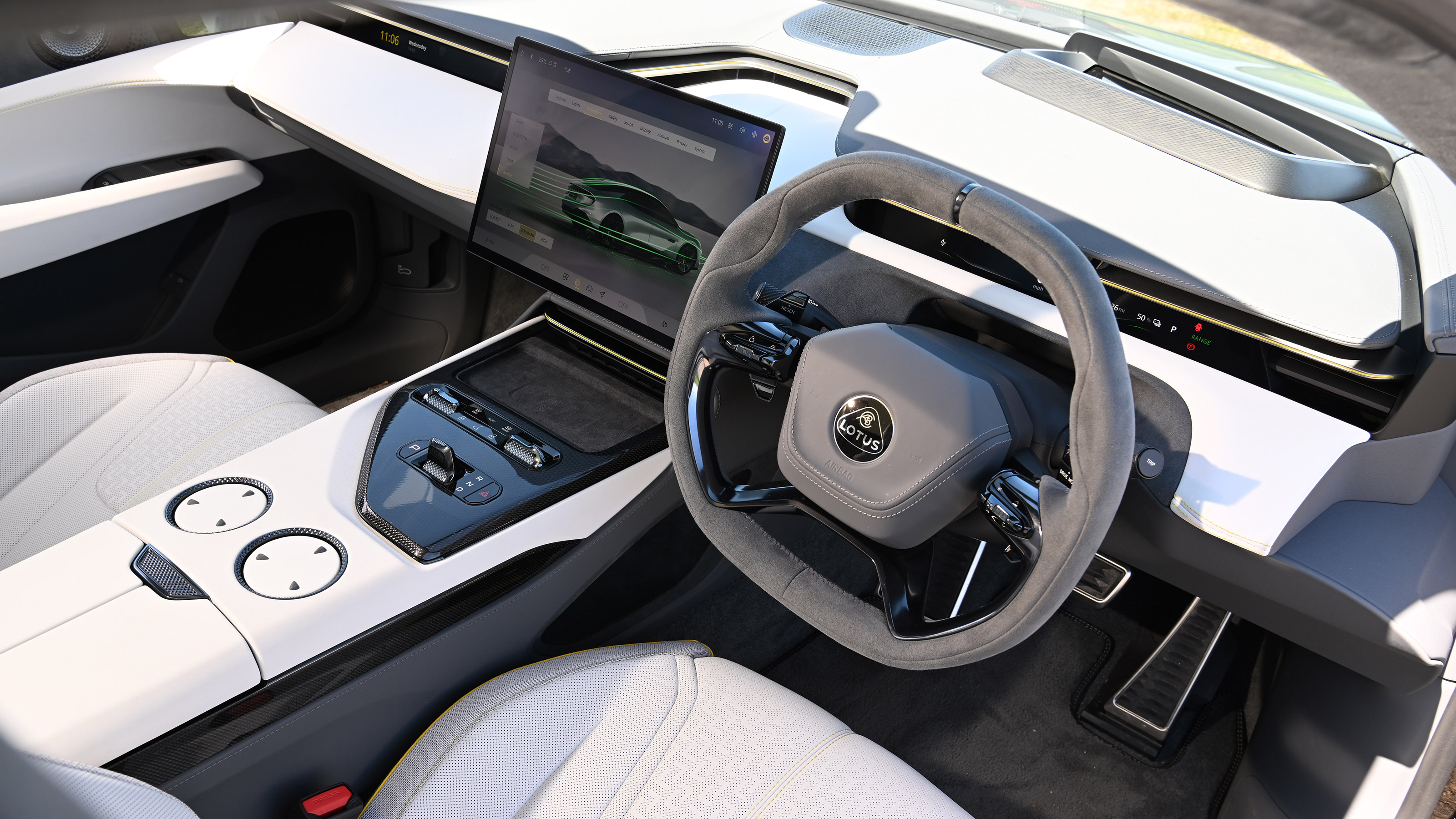 Lotus Emeya - dash