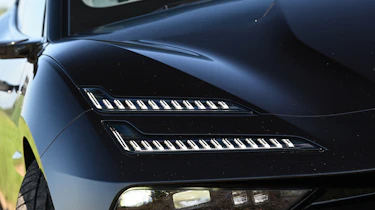 Lotus Emeya - front light