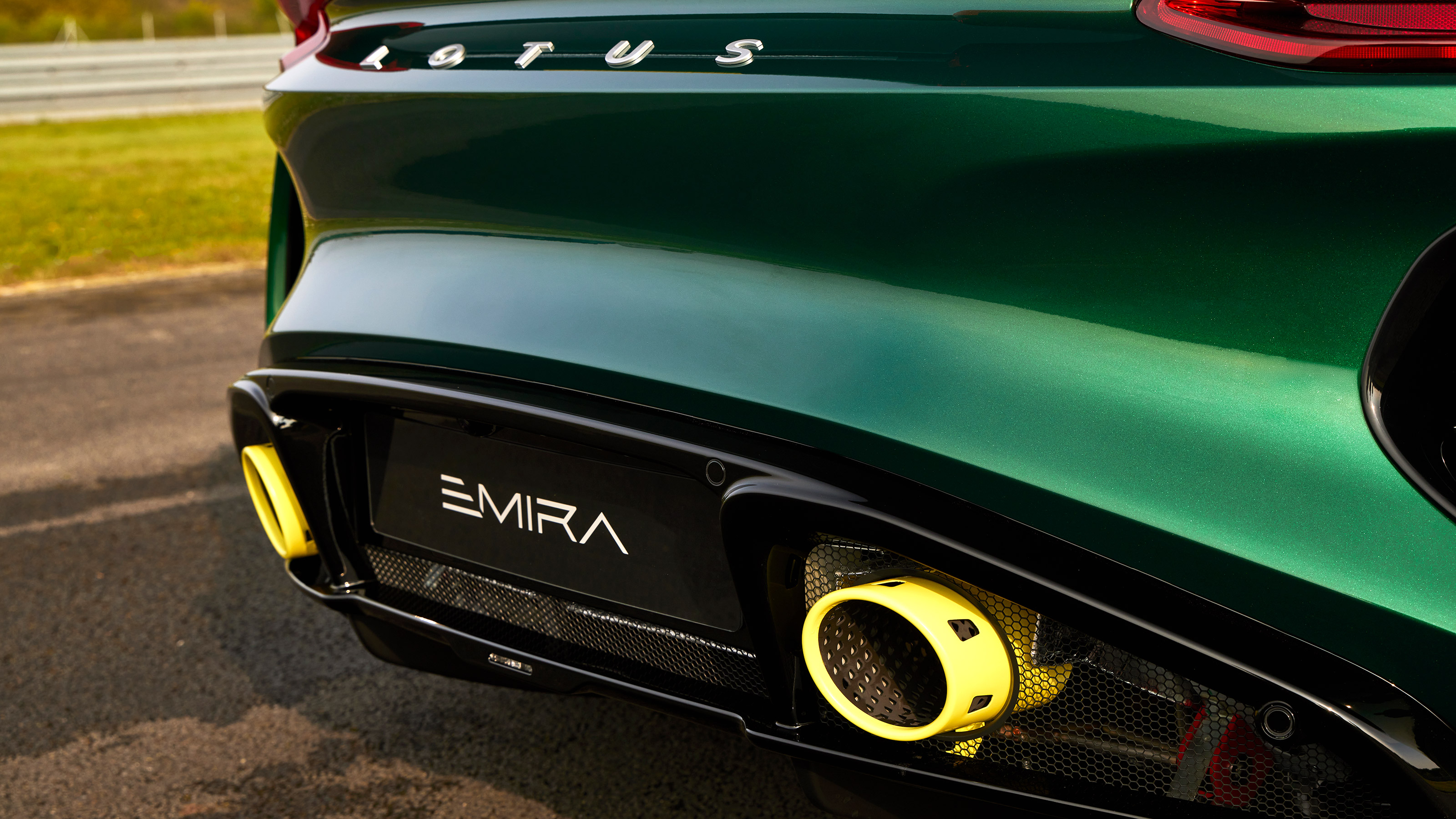 Lotus Emira Clark Edition - exhausts