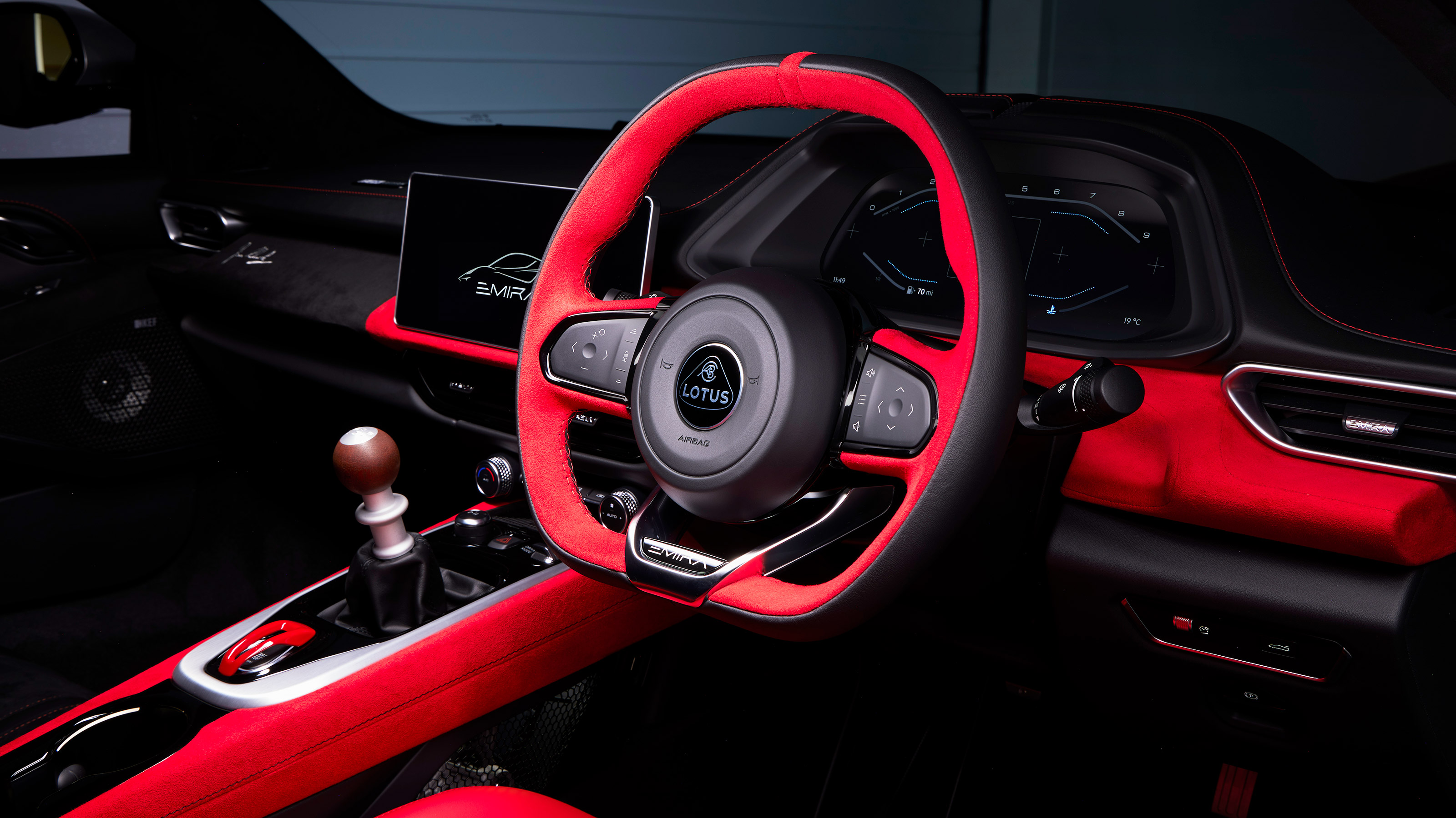 Lotus Emira Clark Edition - cabin