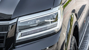 MAN TGE - headlight