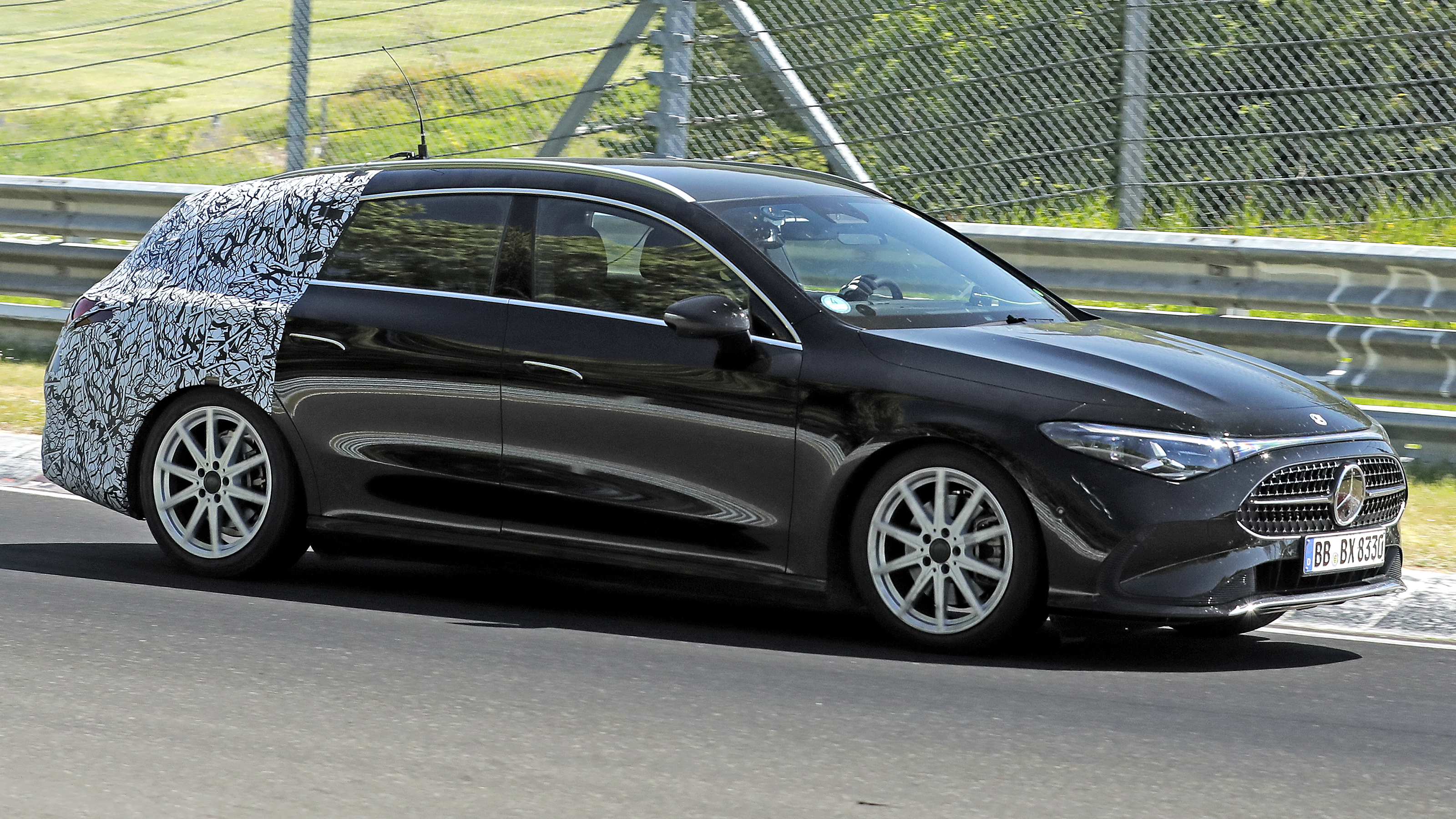 Mercedes CLA Shooting Brake - front angled