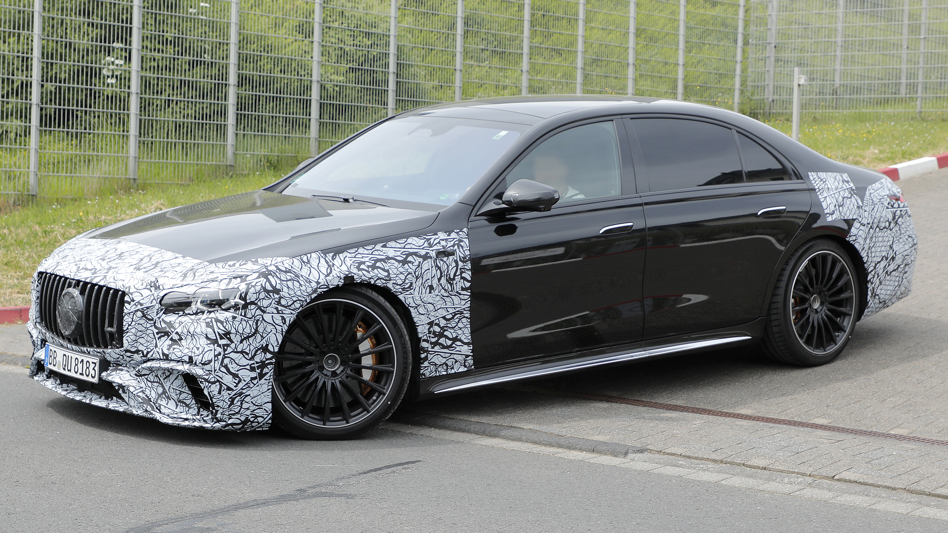 Mercedes-AMG S63 Facelift - front angled