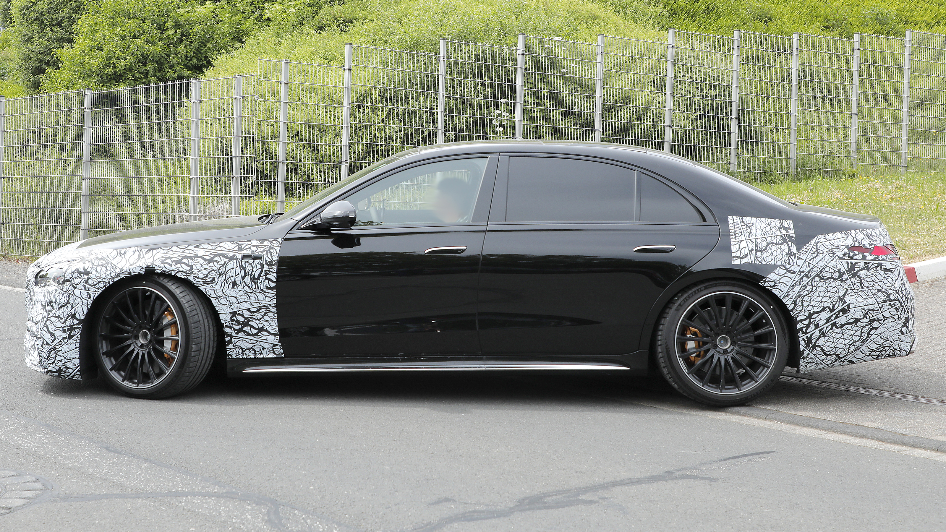 Mercedes-AMG S63 Facelift - side profile