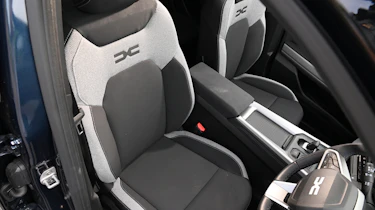Dacia Bigster - front seats