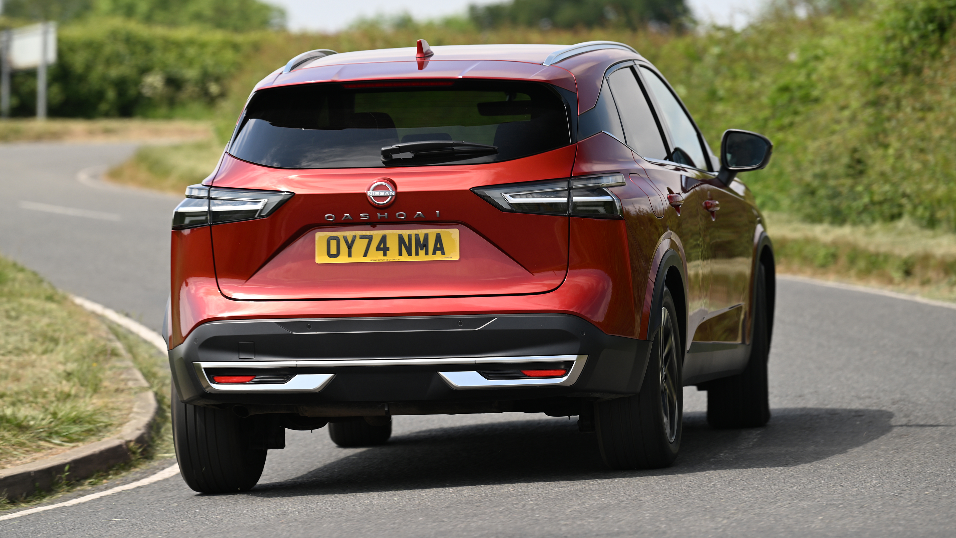 Nissan Qashqai - rear cornering 
