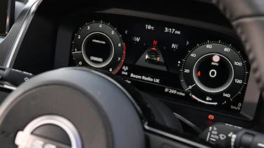 Nissan Qashqai - digital drivers display