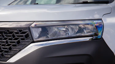 Nissan Townstar EV - headlight