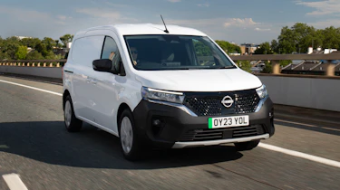 Nissan Townstar EV - front tracking