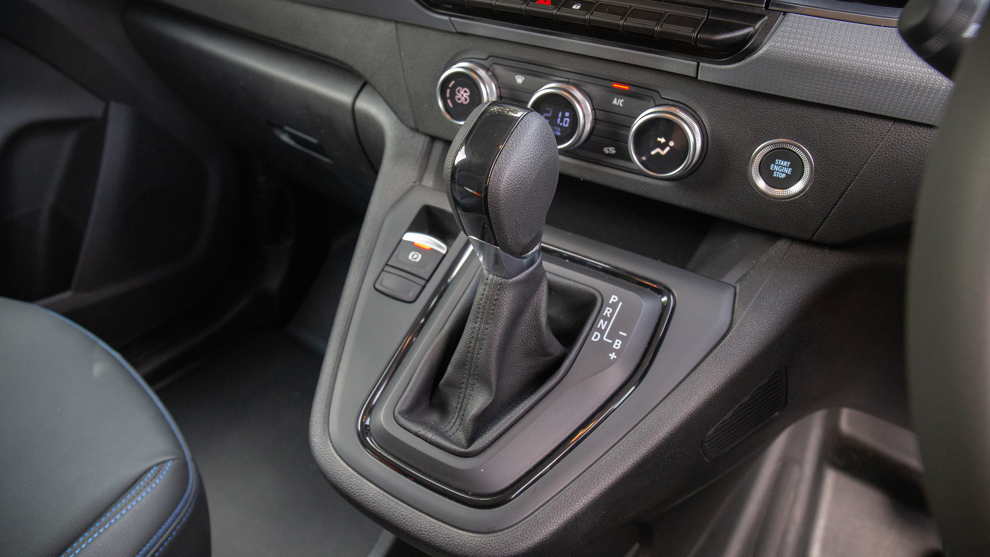 Nissan Townstar EV - gear selector