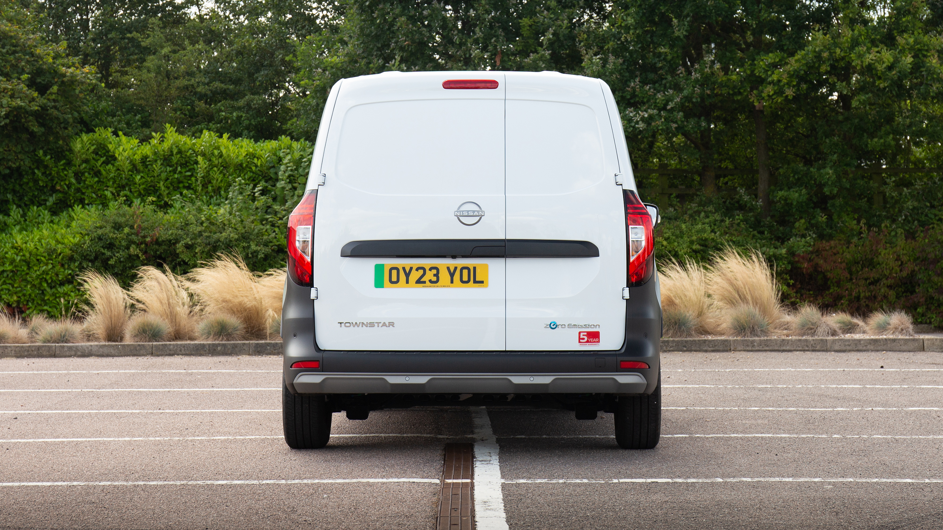 Nissan Townstar EV - rear static (doors closed)