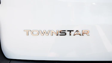 Nissan Townstar EV - rear badge