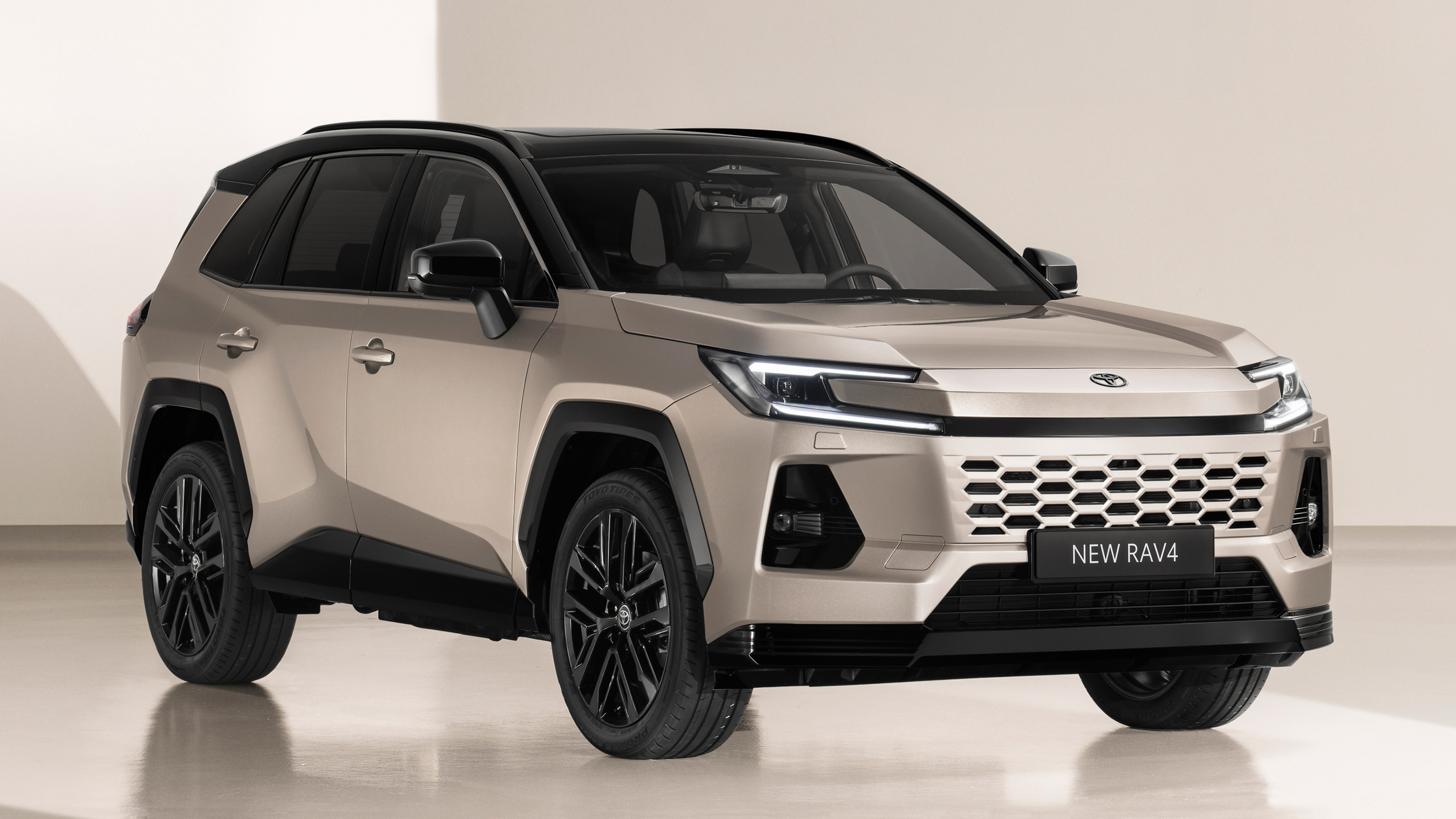 Toyota RAV4 - front static