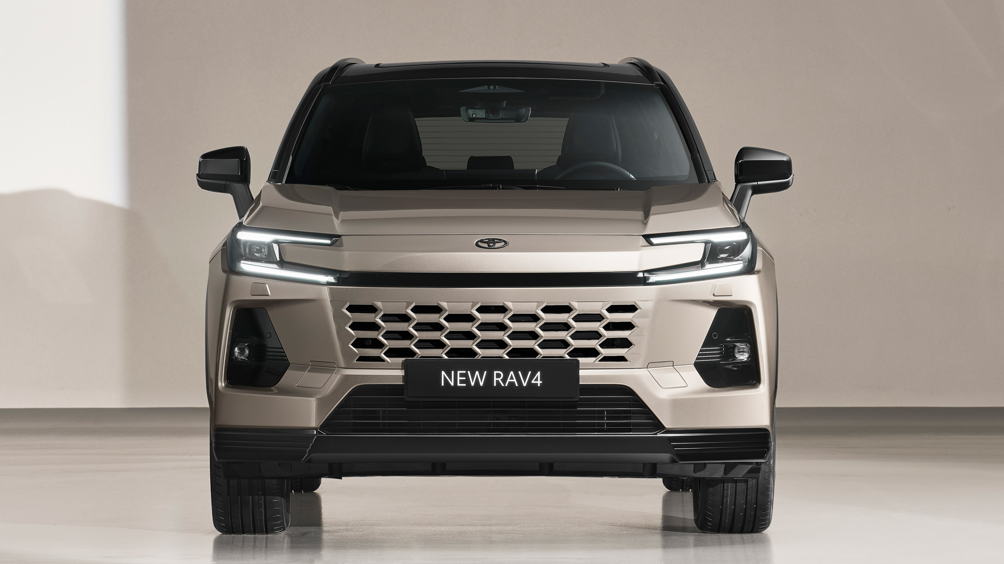 Toyota RAV4 - full front
