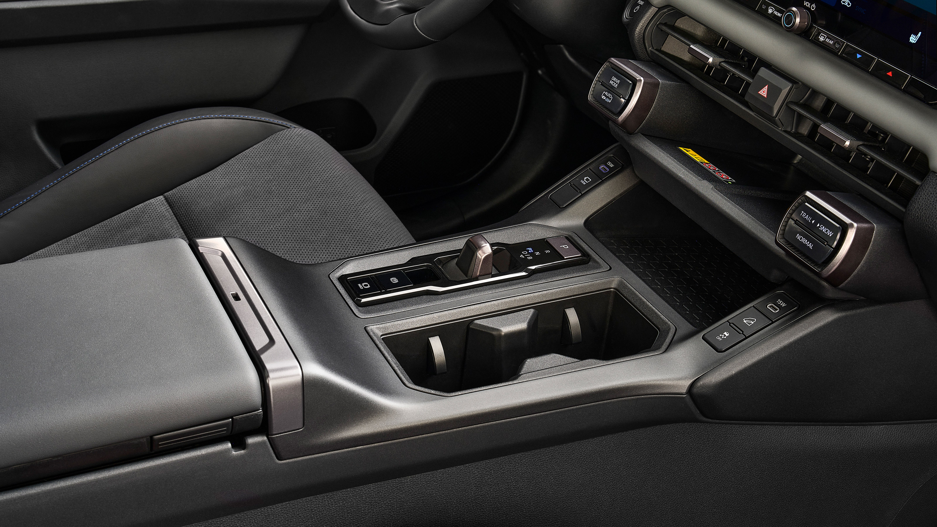 Toyota RAV4 - centre console