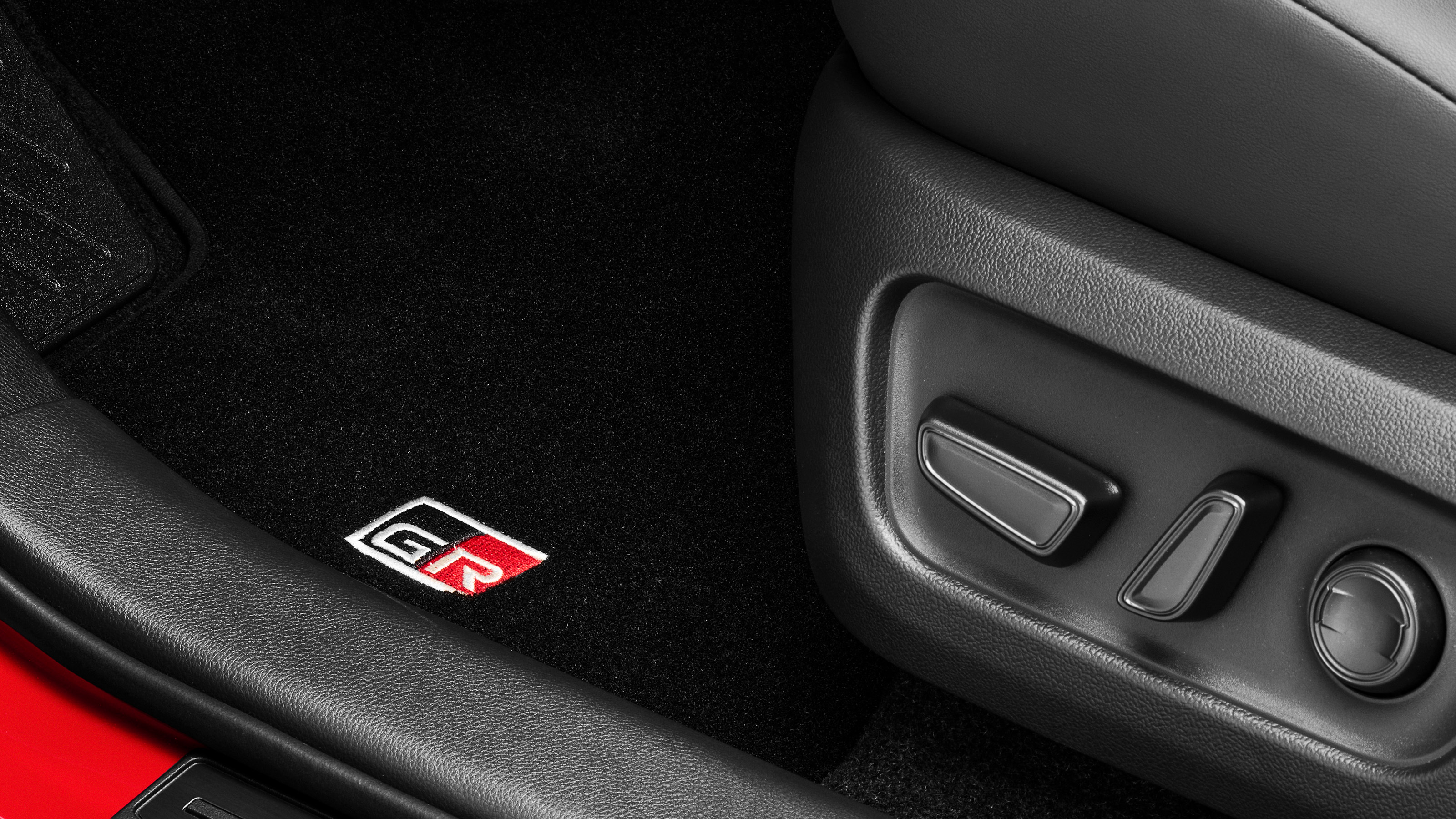Toyota RAV4 GR Sport - mat