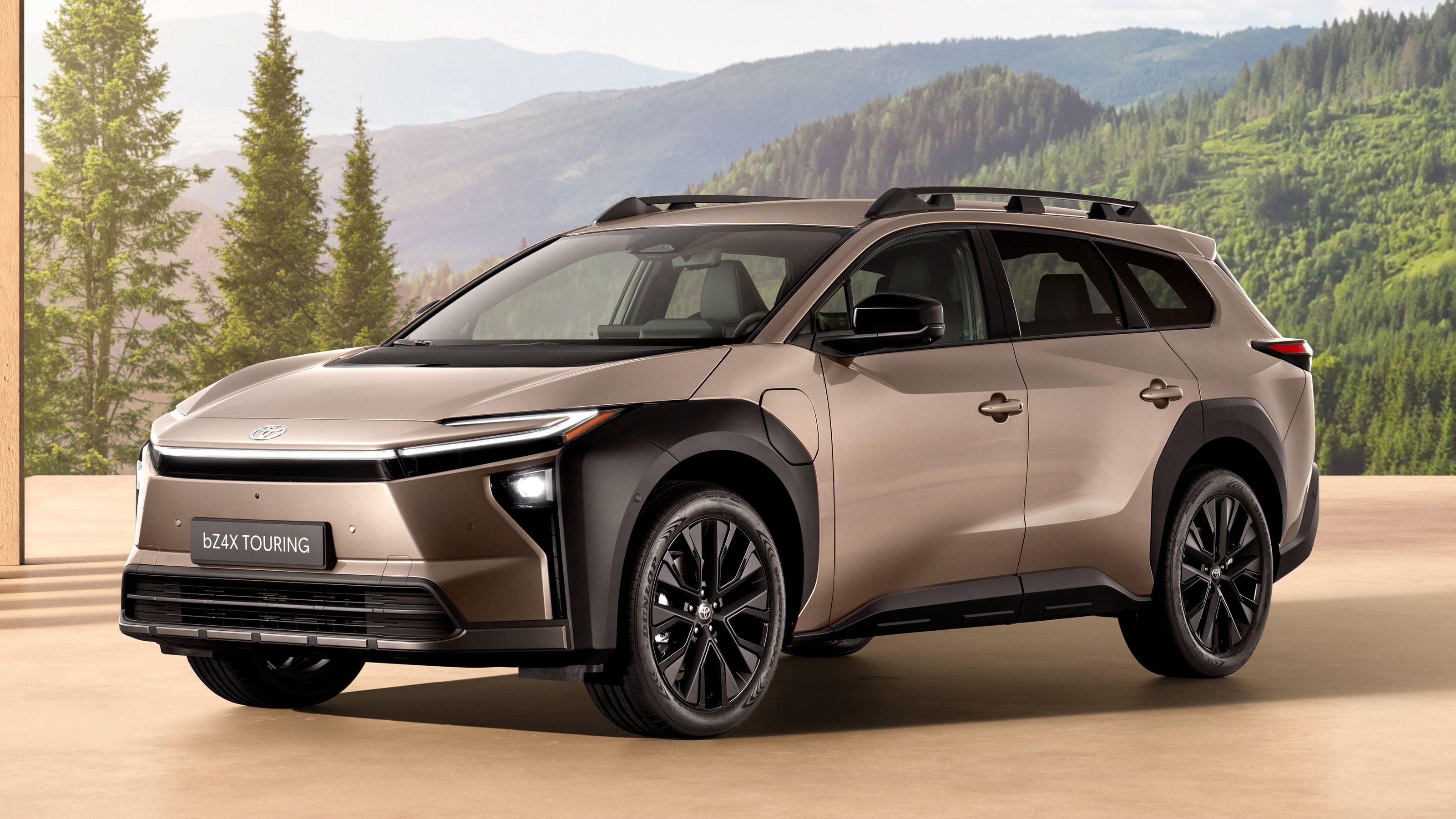 Toyota bZ4X Touring - front
