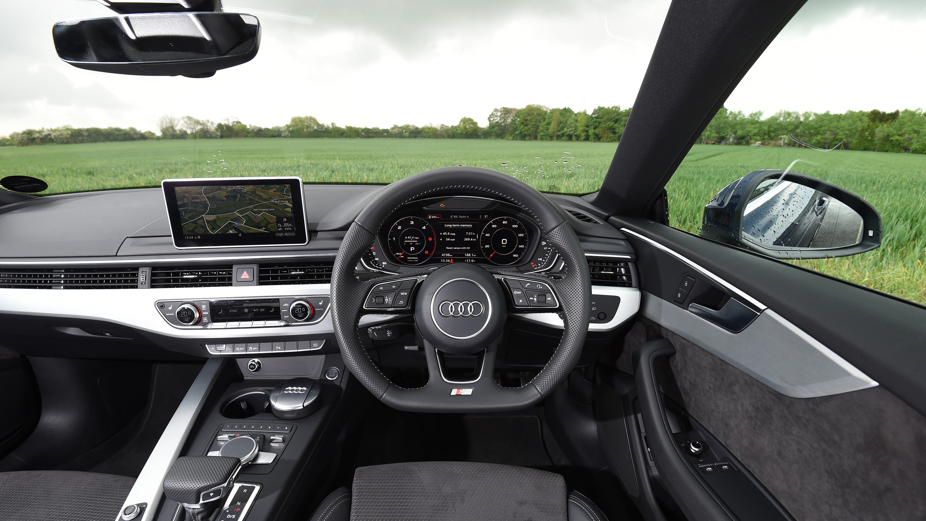 Used car hunter - Audi A5 coupe interior 