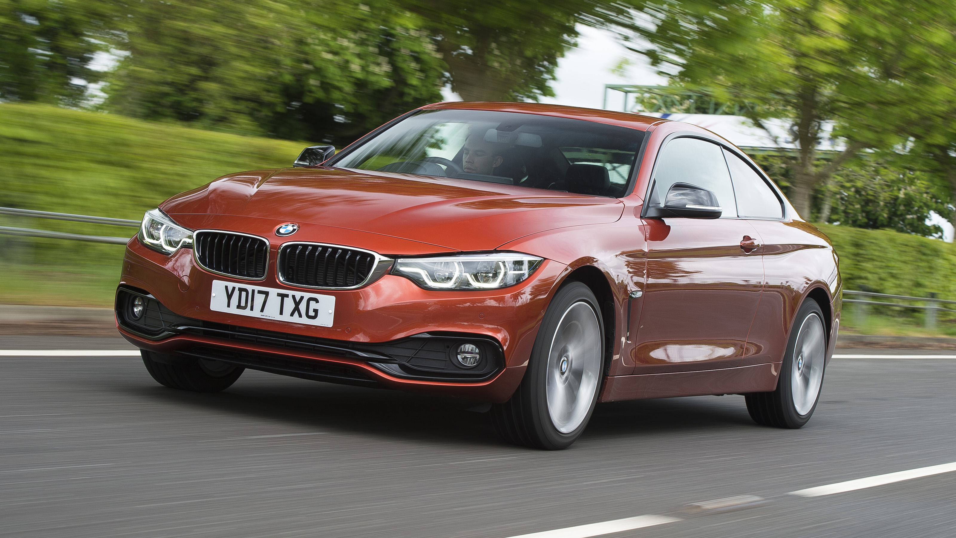 Used car hunter - BMW 4 Series front tracking 