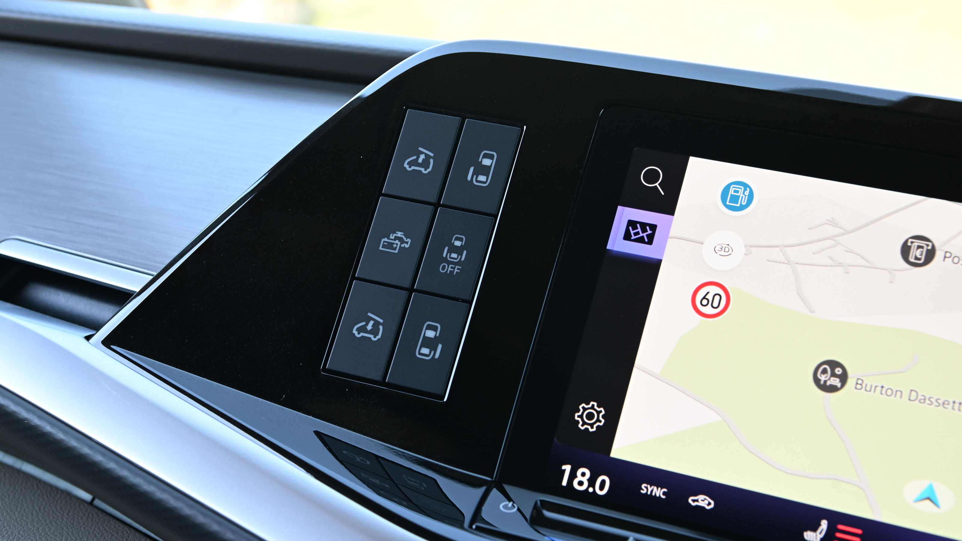 Volkswagen California - infotainment screen and side door operating buttons 