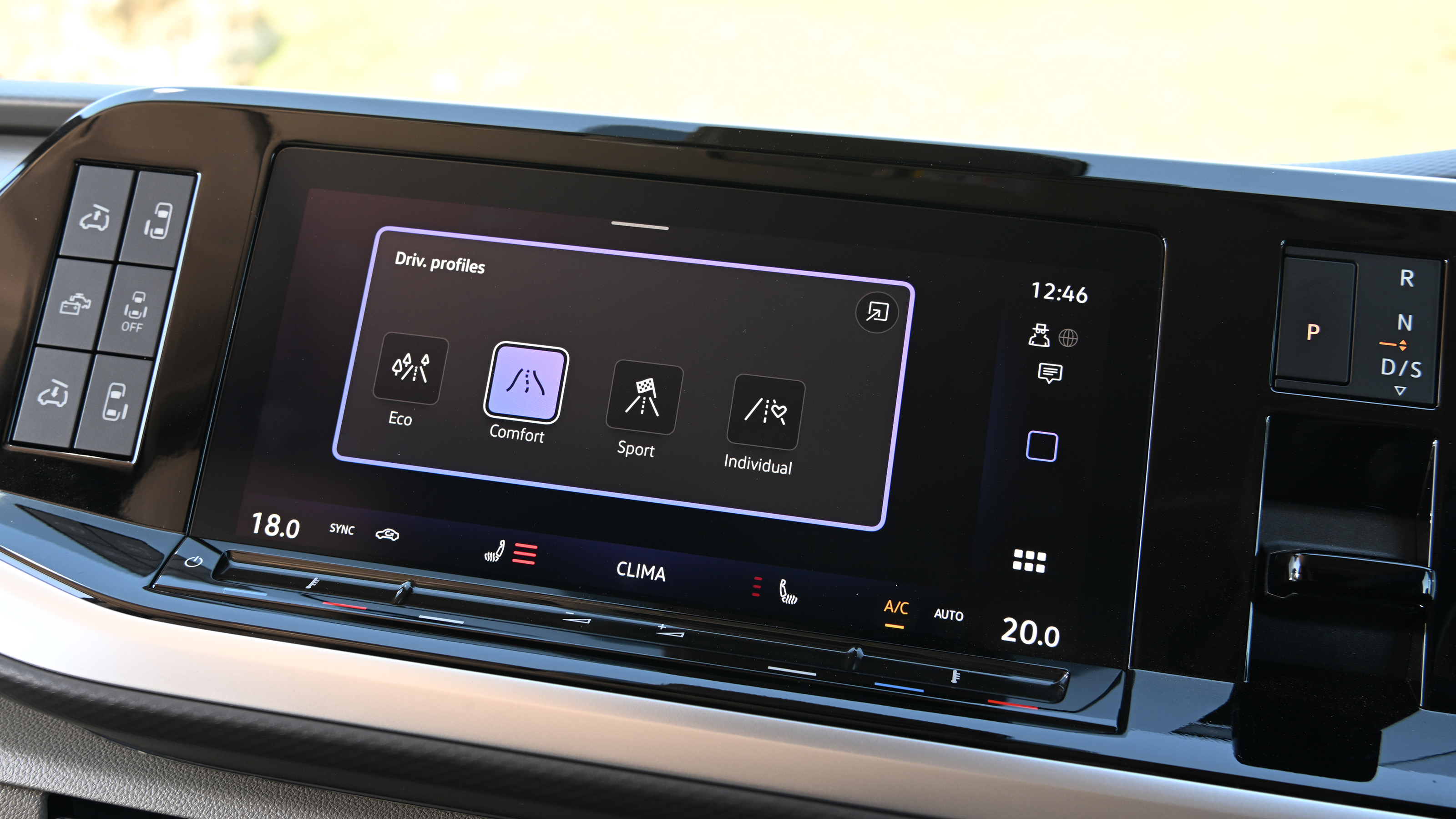 Volkswagen California - infotainment screen 