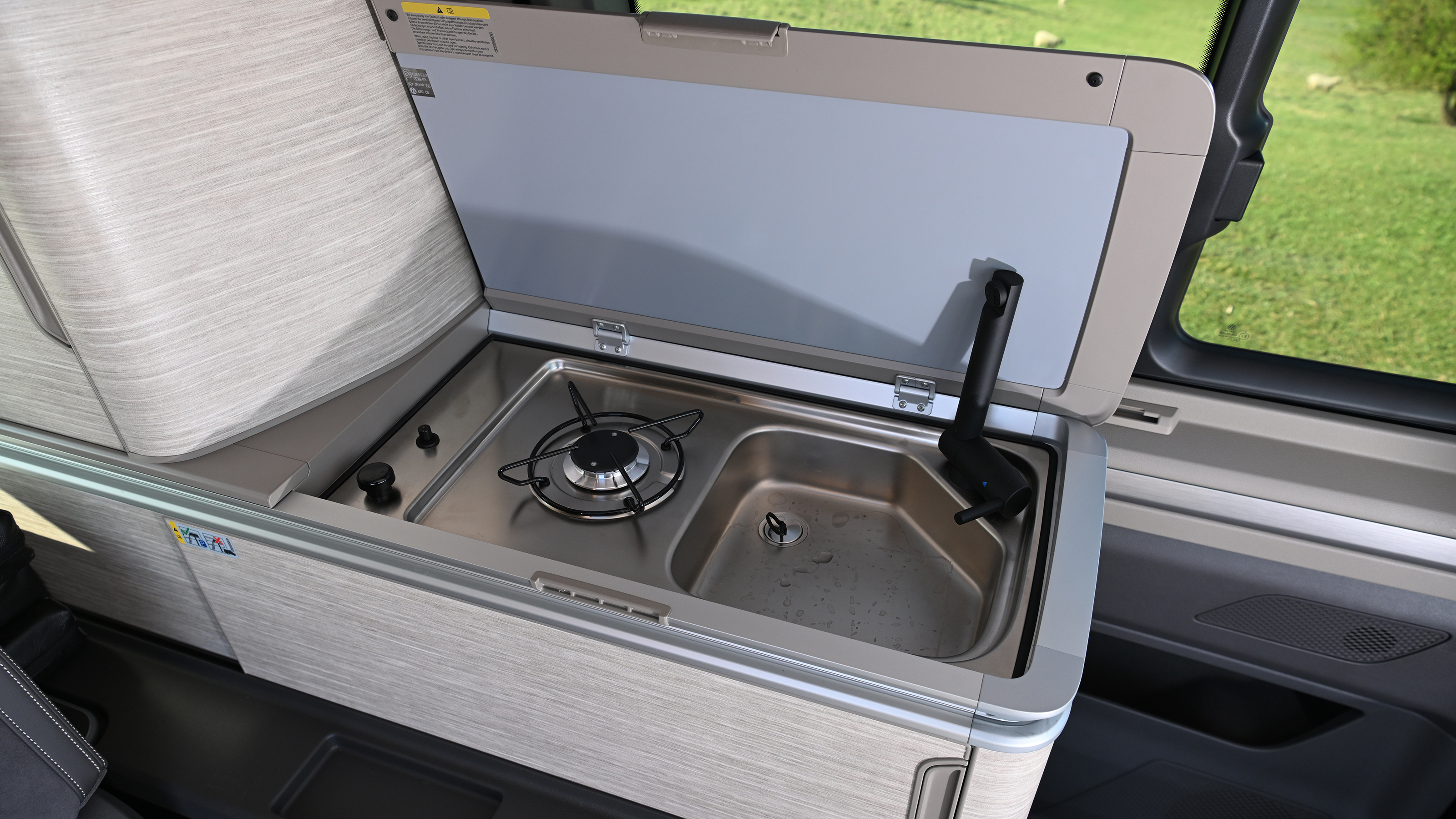 Volkswagen California - gas hob and sink 