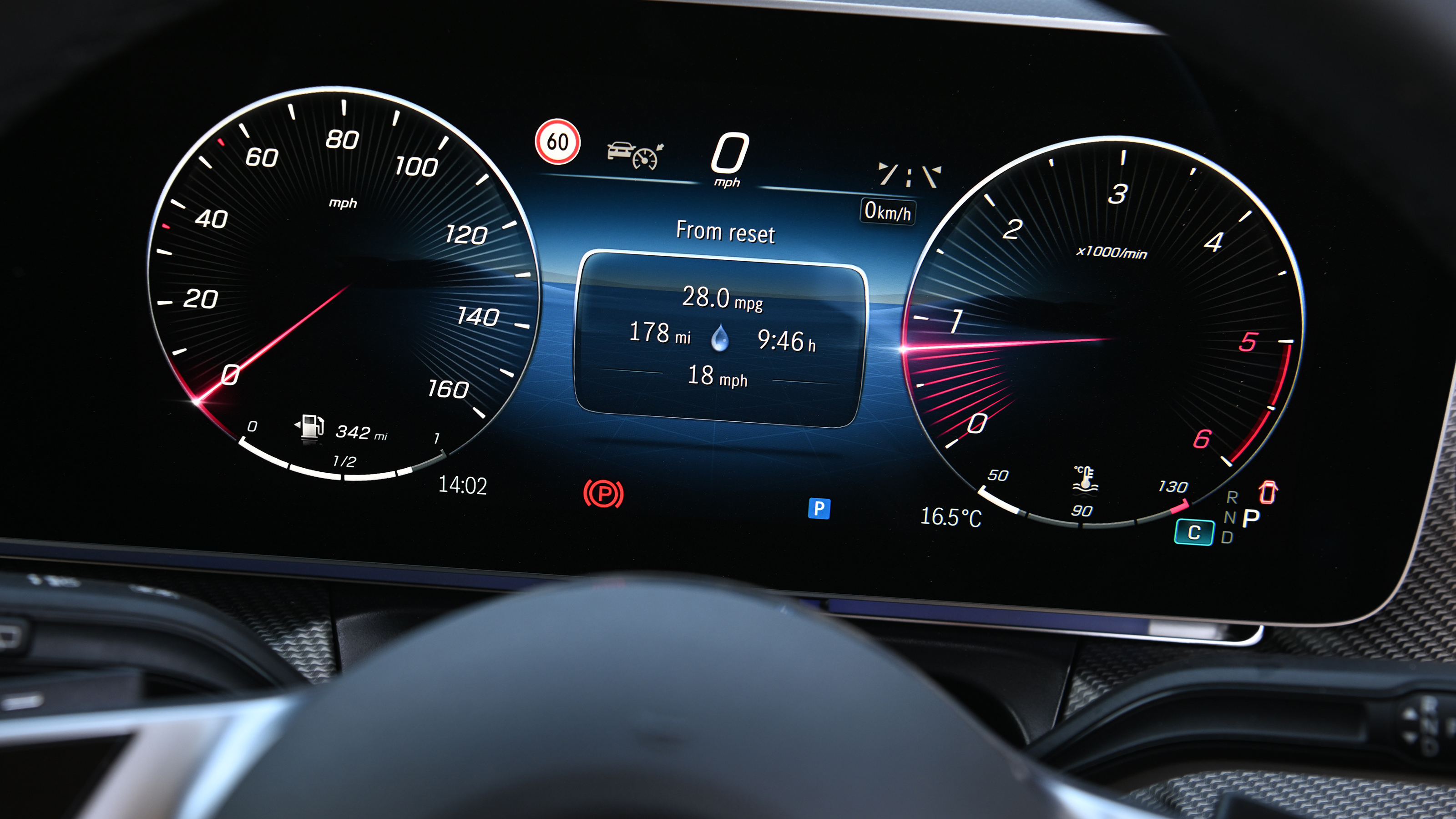 Mercedes Marco Polo - digital drivers display 