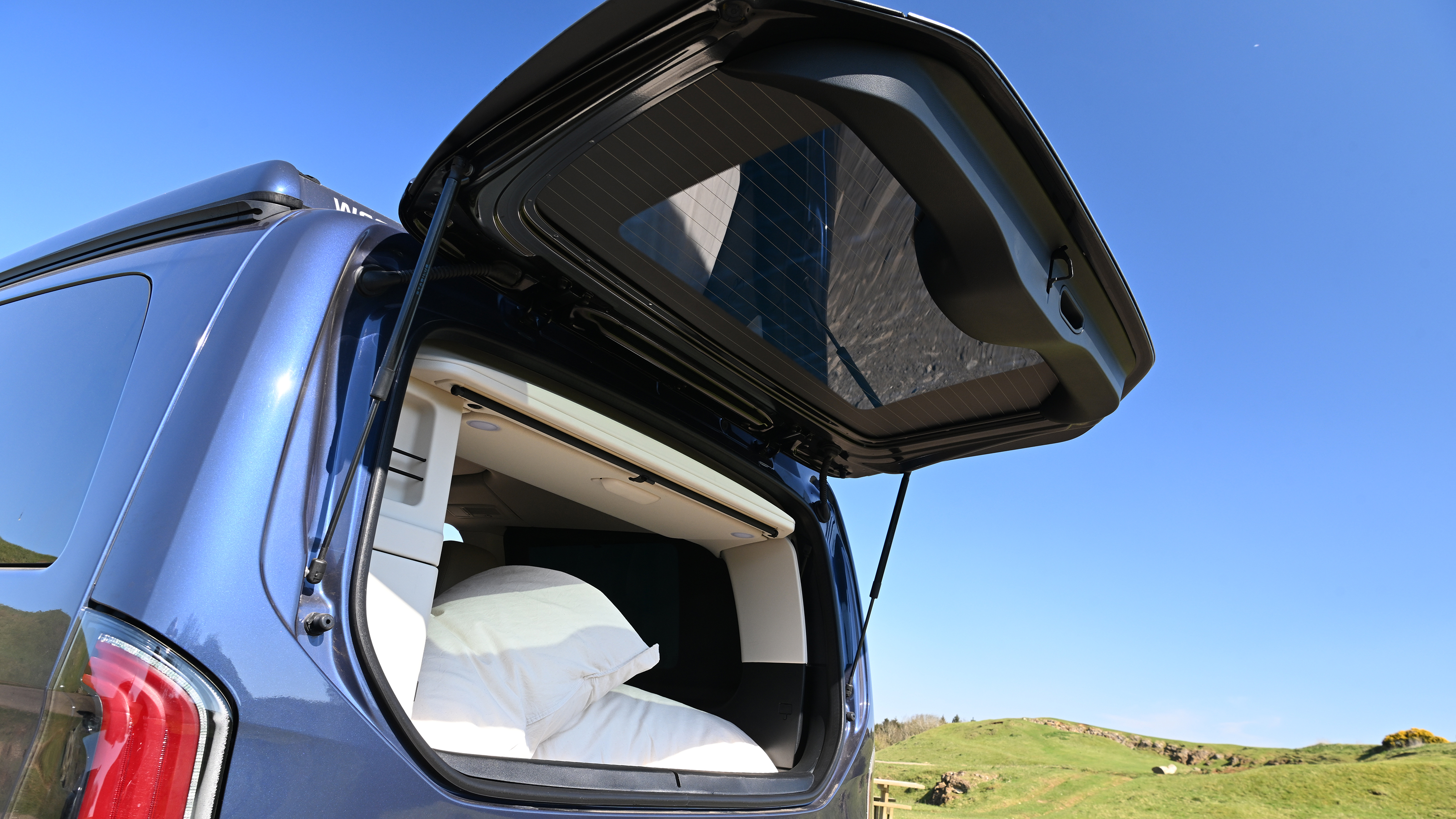 Mercedes Marco Polo - glass folding rear boot door 