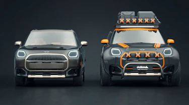 Regular MINI countryman next to Delta4x4 MINI Countryman