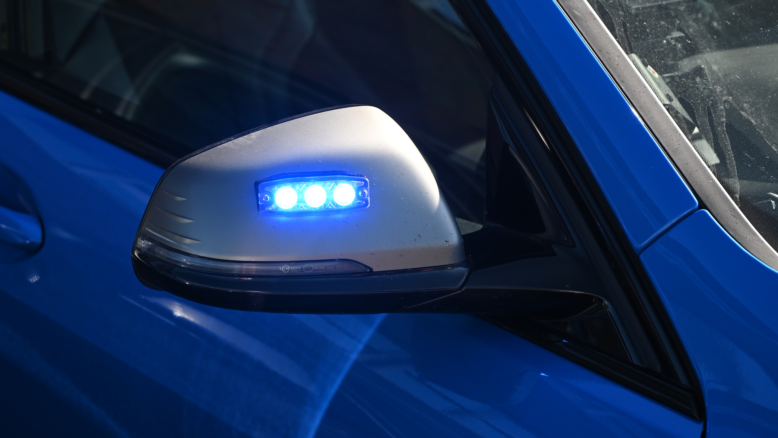 Police BMW 1 Series - mirror light