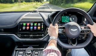 Apple CarPlay Ultra - driving