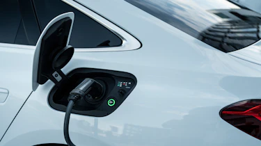 Audi A5 e-hybrid quattro charging