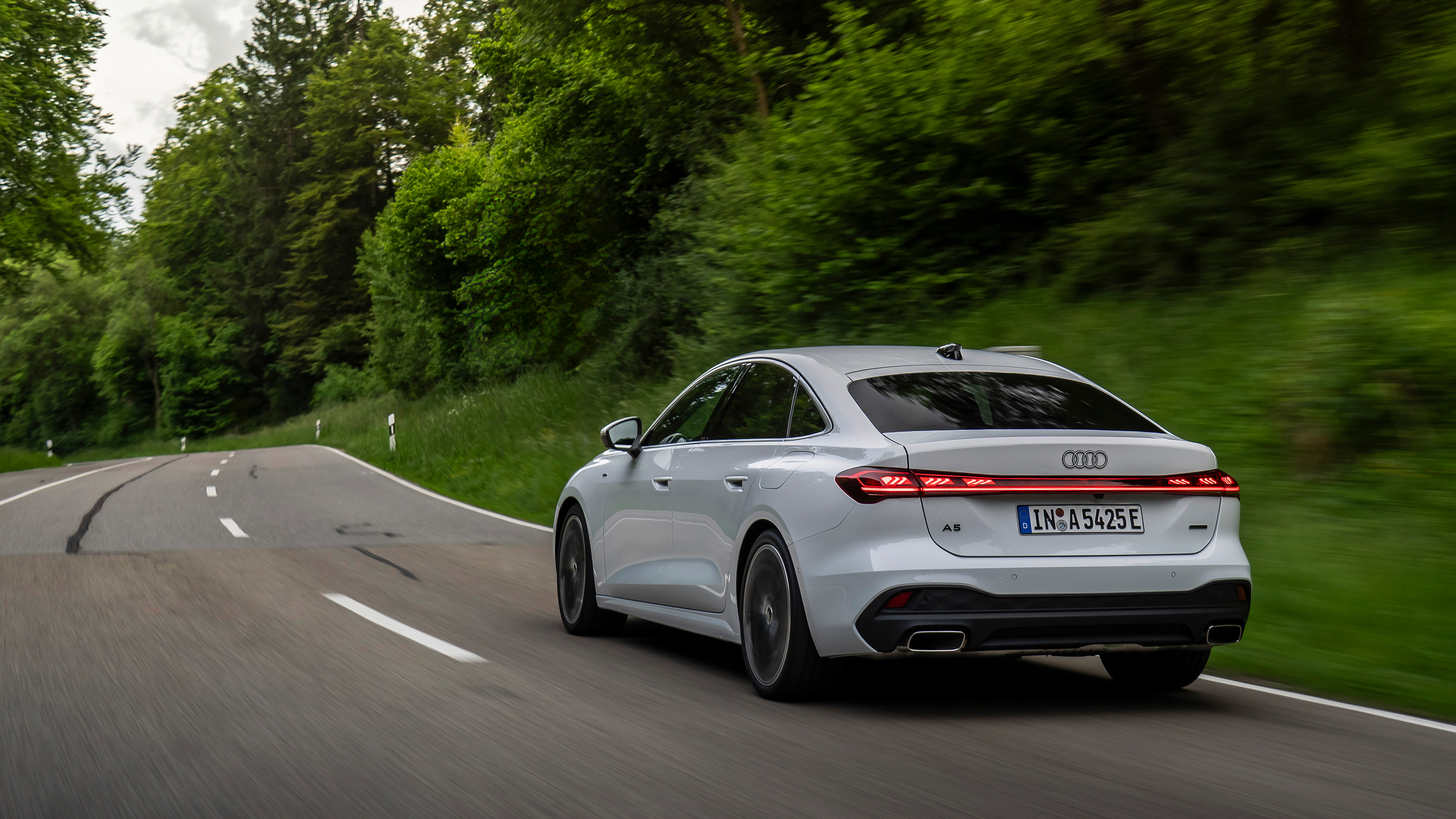 Audi A5 e-hybrid quattro rear 