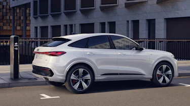 Audi Q5 e-hybrid - rear charging