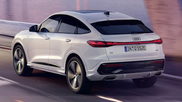 Audi Q5 e-hybrid - rear action