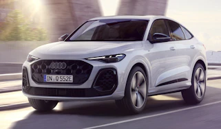 Audi Q5 e-hybrid - front action
