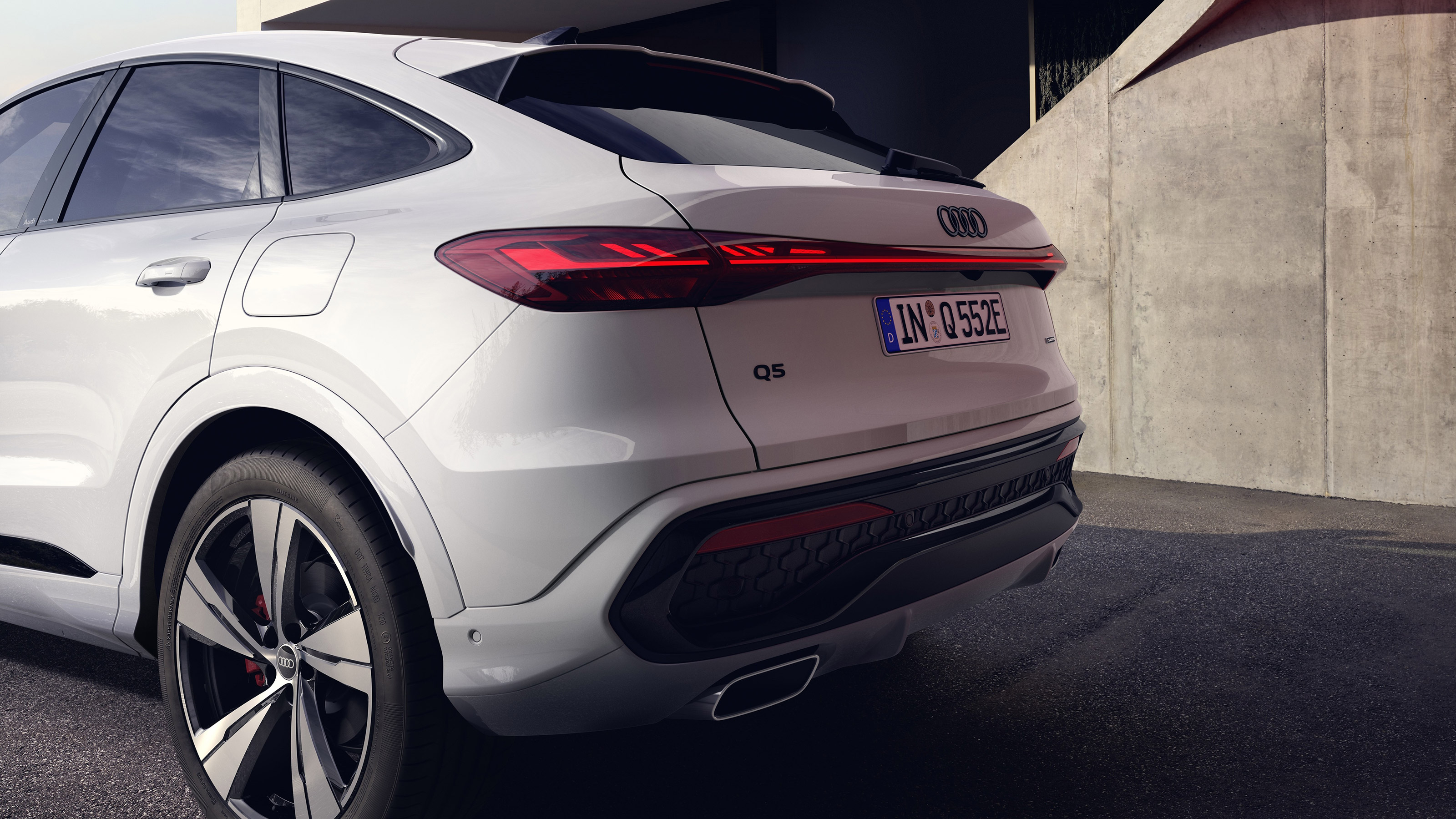 Audi Q5 e-hybrid - rear detail