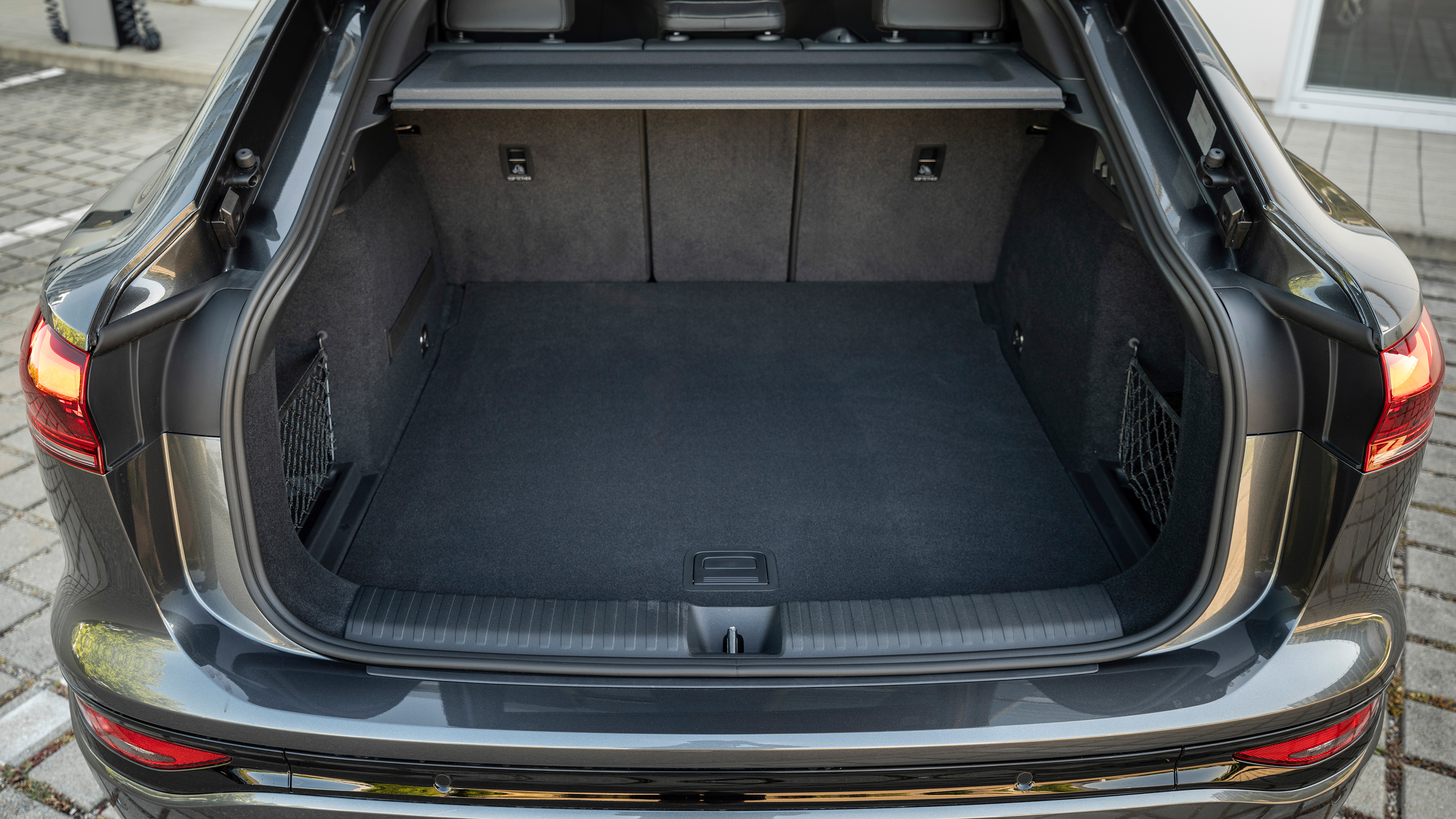 Audi Q6 Sportback e-tron boot