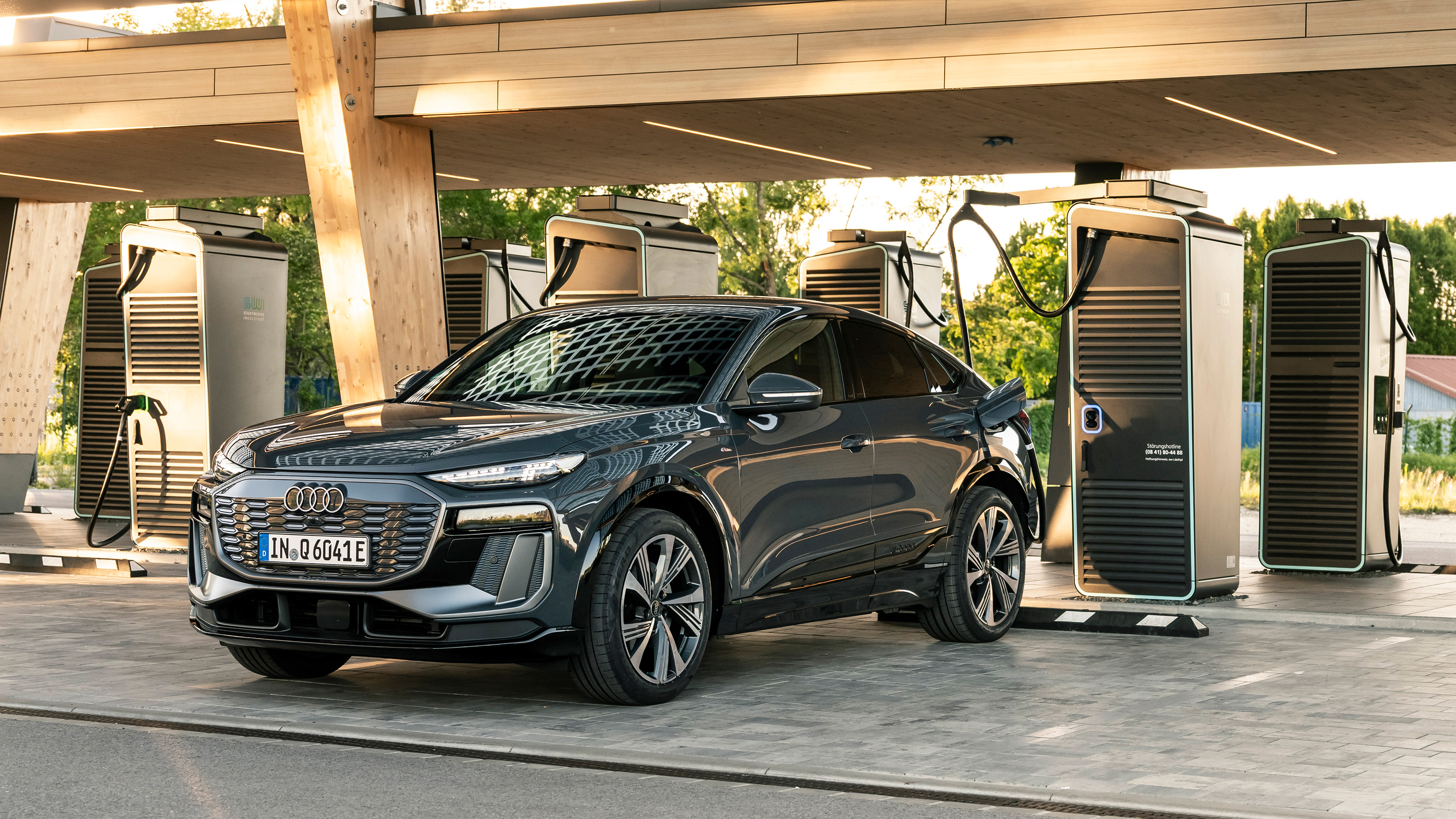Audi Q6 Sportback e-tron charging