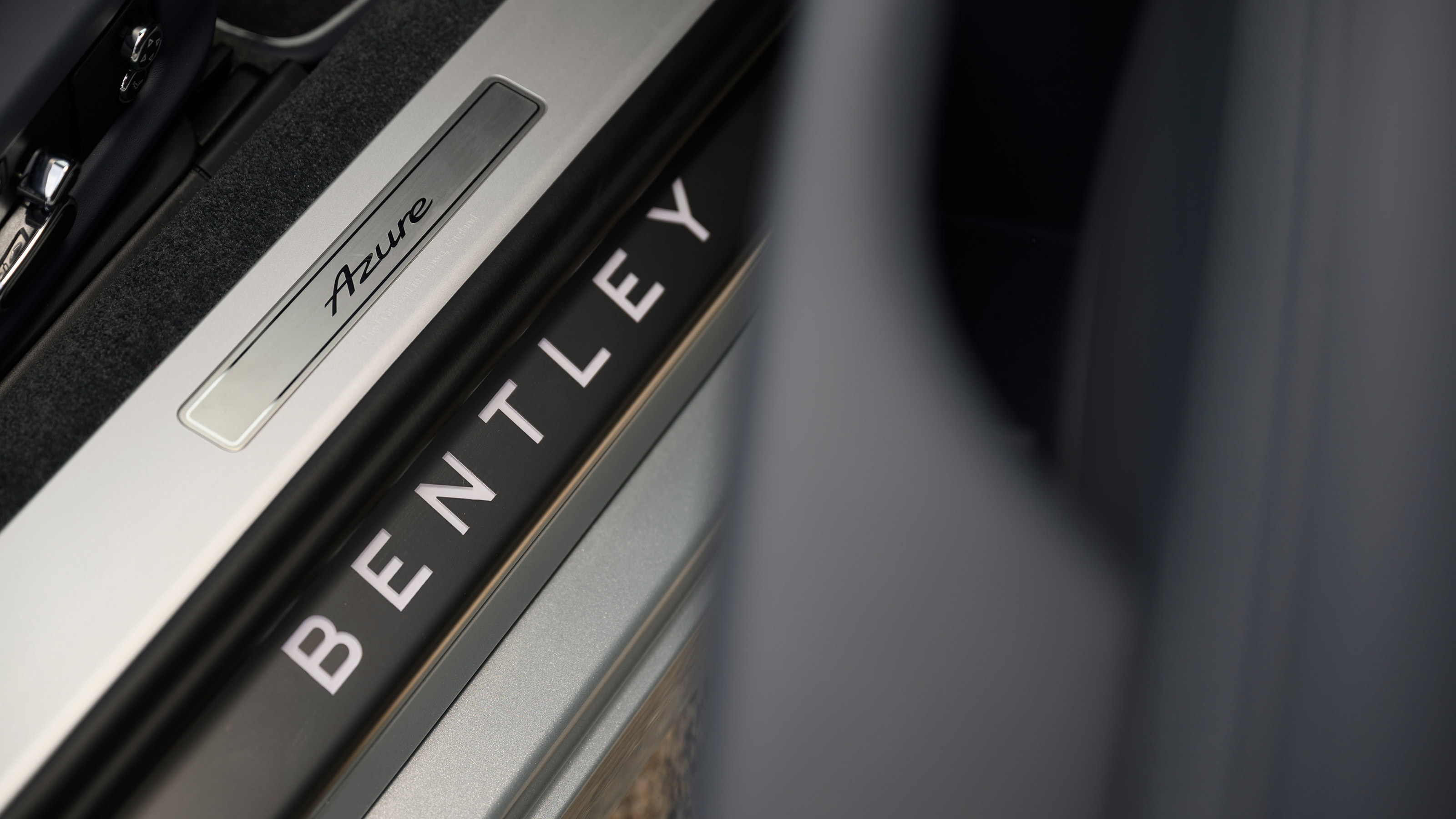 Bentley Continental GTC Azure - sill