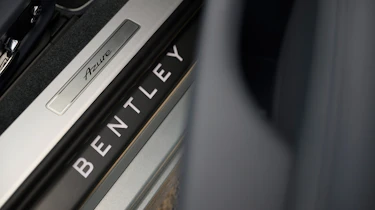 Bentley Continental GTC Azure - sill