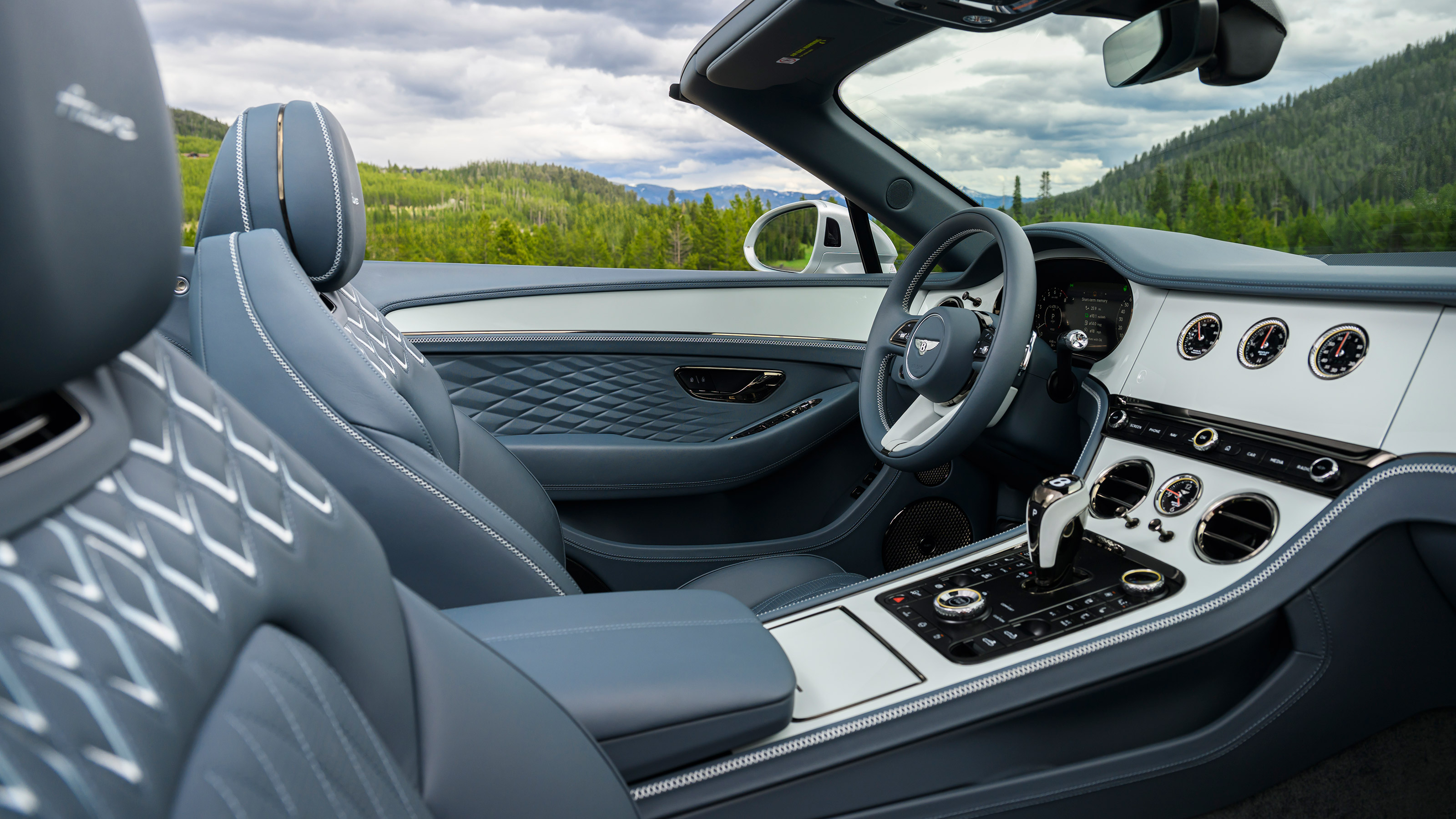 Bentley Continental GTC Azure - interior
