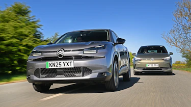 Citroen e-C4 and Volkswagen ID.3 - front tracking