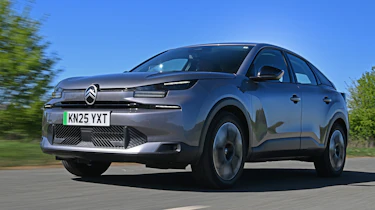 Citroen e-C4 - front tracking